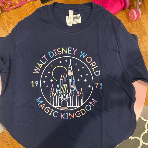 Disney Custom Tee Magic Kingdom - Picture 1 of 1